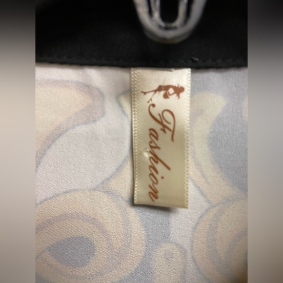 FASHION AMAZING GORGEOUS WOMEN SKIRT OUTFIT SIZE MEDIUM MSRP $175 - Picture 11 of 11